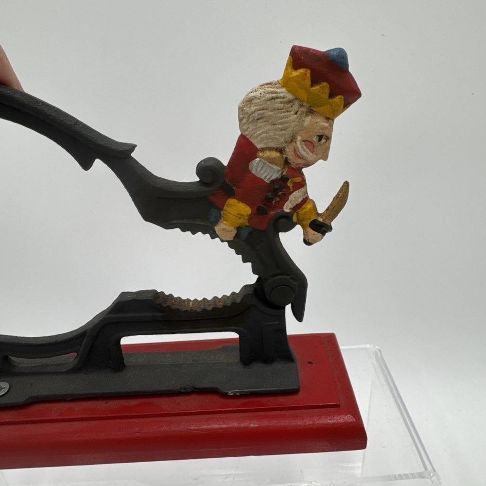 Vintage Cast Iron Christmas Solider Nutcracker Midwest Importers - Picture 5 of 7